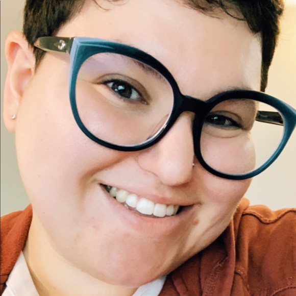 Meet your Posher, Katie - Picture 1 of 1